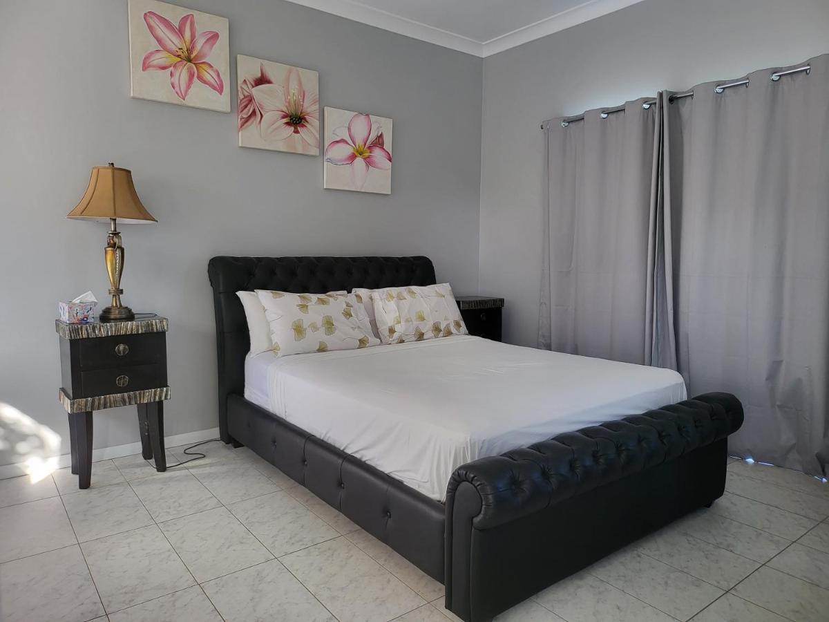 T&V Suites Windsor Extérieur photo