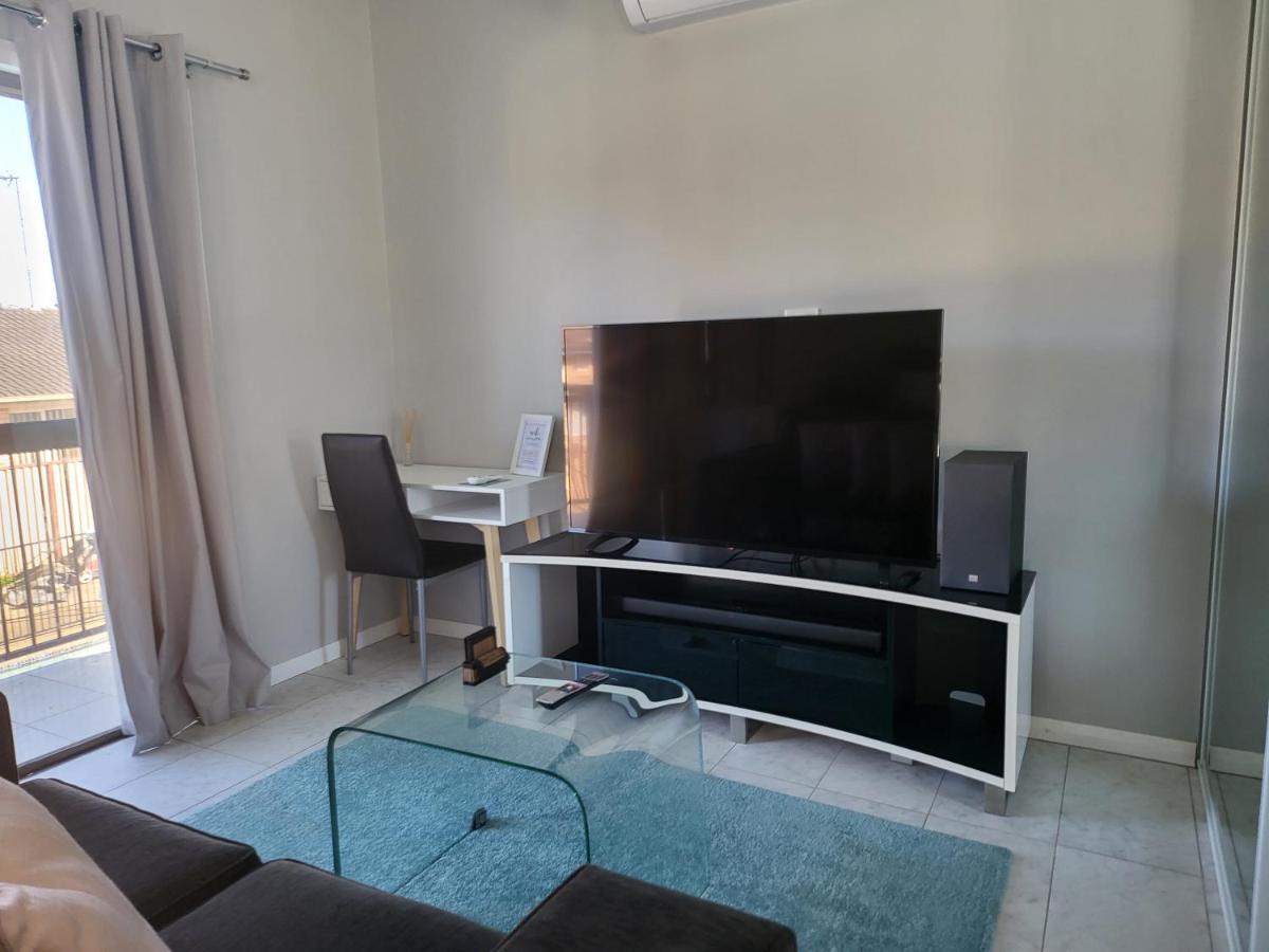 T&V Suites Windsor Extérieur photo